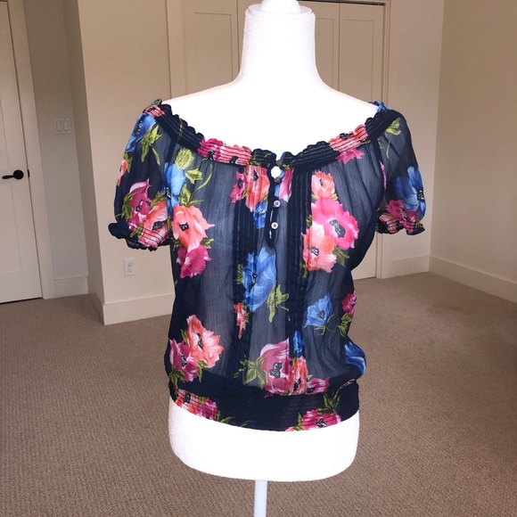 Hollister Sheer Floral Top - Picture 1 of 4